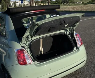 Fiat 500 Cabrio 2017 disponibile per il noleggio a Tbilisi, con limite di chilometraggio di 250 km/giorno.