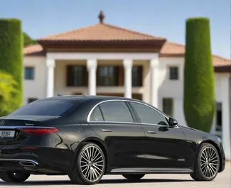 Motore Benzina da 3,0L di Mercedes-Benz S500 2022 per il noleggio a Dubai.