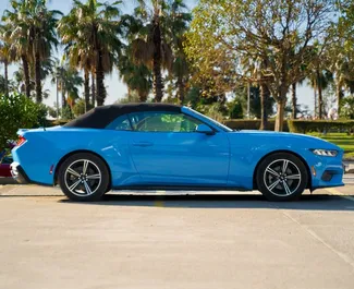 Noleggio Ford Mustang Cabrio. Auto Premium, Lusso, Cabrio per il noleggio in Georgia ✓ Cauzione di Deposito di 500 GEL ✓ Opzioni assicurative RCT.