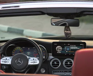 Noleggio Mercedes-Benz C300 Cabrio. Auto Premium, Lusso, Cabrio per il noleggio negli Emirati Arabi Uniti ✓ Cauzione di Deposito di 2500 AED ✓ Opzioni assicurative RCT.