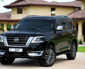 Vista frontale di un noleggio Nissan Patrol a Dubai, Emirati Arabi Uniti ✓ Auto #13327. ✓ Cambio Automatico TM ✓ 0 recensioni.