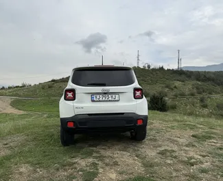 Jeep Renegade 2017 disponibile per il noleggio a Batumi, con limite di chilometraggio di 300 km/giorno.