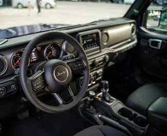 Jeep Wrangler 2023 disponibile per il noleggio a Batumi, con limite di chilometraggio di 250 km/giorno.