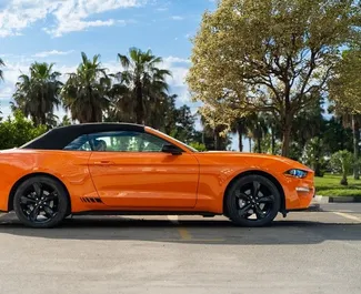 Noleggio Ford Mustang Cabrio. Auto Premium, Lusso, Cabrio per il noleggio in Georgia ✓ Cauzione di Deposito di 300 GEL ✓ Opzioni assicurative RCT.