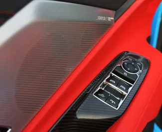 Noleggio Chevrolet Corvette. Auto Premium, Lusso, Cabrio per il noleggio negli Emirati Arabi Uniti ✓ Cauzione di Deposito di 2500 AED ✓ Opzioni assicurative RCT.