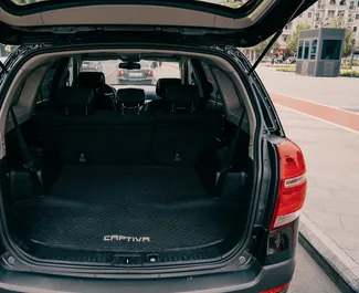 Chevrolet Captiva 2018 disponibile per il noleggio a Tashkent, con limite di chilometraggio di 200 km/giorno.