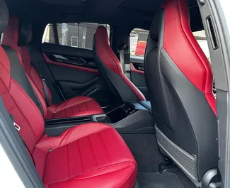 Noleggio Porsche Panamera. Auto Premium, Lusso per il noleggio negli Emirati Arabi Uniti ✓ Cauzione di Deposito di 2500 AED ✓ Opzioni assicurative RCT.