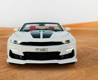 Vista frontale di un noleggio Chevrolet Camaro a Dubai, Emirati Arabi Uniti ✓ Auto #13380. ✓ Cambio Automatico TM ✓ 0 recensioni.