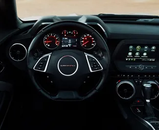 Motore Benzina da 6,2L di Chevrolet Camaro 2020 per il noleggio a Dubai.