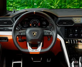Noleggio auto Lamborghini Urus 2021 negli Emirati Arabi Uniti, con carburante Benzina e 641 cavalli di potenza ➤ A partire da 2700 AED al giorno.