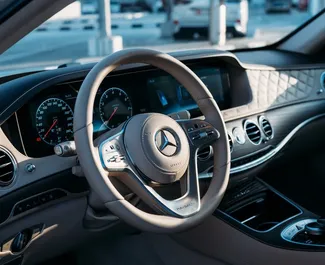 Noleggio auto Mercedes-Benz S560 2022 negli Emirati Arabi Uniti, con carburante Benzina e 621 cavalli di potenza ➤ A partire da 2800 AED al giorno.