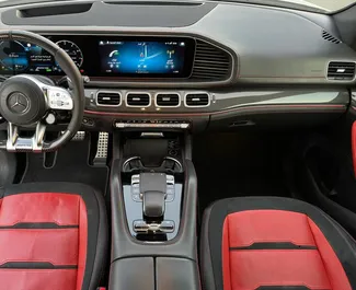 Vista frontale di un noleggio Mercedes-Benz GLE63-S Coupe a Dubai, Emirati Arabi Uniti ✓ Auto #13479. ✓ Cambio Automatico TM ✓ 0 recensioni.