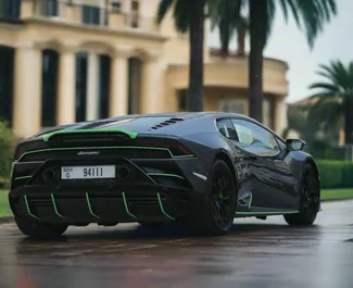 Noleggio auto Lamborghini Huracan Evo 2022 negli Emirati Arabi Uniti, con carburante Benzina e 630 cavalli di potenza ➤ A partire da 3000 AED al giorno.