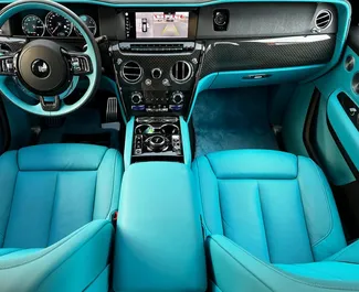 Noleggio auto Rolls-Royce Cullinan #13489 Automatico a Dubai, dotata di motore 6,0L ➤ Da Mohammad negli Emirati Arabi Uniti.