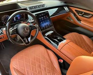 Noleggio auto Mercedes-Benz S500 2022 negli Emirati Arabi Uniti, con carburante Benzina e 429 cavalli di potenza ➤ A partire da 900 AED al giorno.