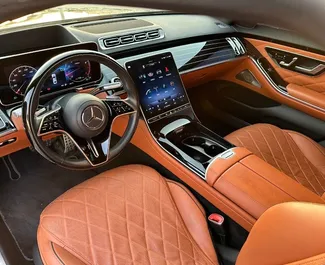 Noleggio Mercedes-Benz S580 e. Auto Premium, Lusso per il noleggio negli Emirati Arabi Uniti ✓ Cauzione di Deposito di 2500 AED ✓ Opzioni assicurative RCT.