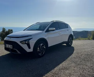 Vista frontale di un noleggio Hyundai Bayon a Alanya, Turchia ✓ Auto #13515. ✓ Cambio Automatico TM ✓ 0 recensioni.
