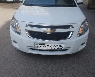 Vista frontale di un noleggio Chevrolet Cobalt a Baku, Azerbaigian ✓ Auto #13501. ✓ Cambio Automatico TM ✓ 0 recensioni.