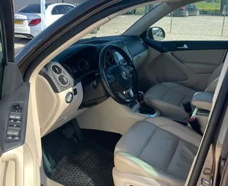 Motore Diesel da 2,0L di Volkswagen Tiguan 2013 per il noleggio all'aeroporto di Tirana.