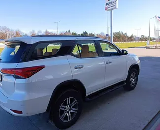 Noleggio auto Toyota Fortuner 2017 in Georgia, con carburante Benzina e 201 cavalli di potenza ➤ A partire da 190 GEL al giorno.