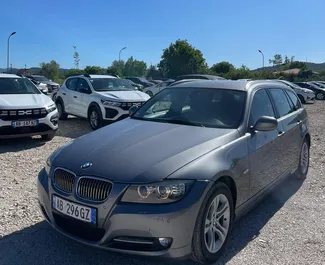 Interni di BMW 3-series Compact in affitto in Albania. Un'ottima auto da 5 posti con cambio Automatico.