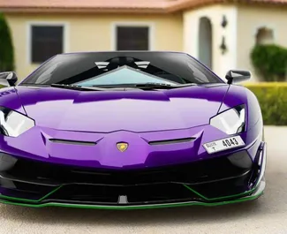 Vista frontale di un noleggio Lamborghini Aventador-SVJ a Dubai, Emirati Arabi Uniti ✓ Auto #13495. ✓ Cambio Automatico TM ✓ 0 recensioni.