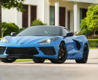 Vista frontale di un noleggio Chevrolet Corvette a Dubai, Emirati Arabi Uniti ✓ Auto #13469. ✓ Cambio Automatico TM ✓ 0 recensioni.