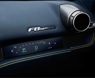 Noleggio Ferrari F8 Spider. Auto Premium, Lusso, Cabrio per il noleggio negli Emirati Arabi Uniti ✓ Cauzione di Deposito di 2500 AED ✓ Opzioni assicurative RCT.