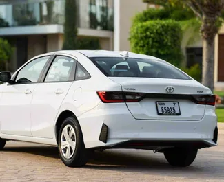 Toyota Yaris Ativ 2023 con sistema A trazione anteriore, disponibile a Dubai.