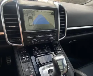 Noleggia Porsche Cayenne a Tbilisi Georgia