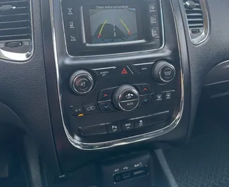 Dodge Durango 2018 disponibile per il noleggio a Tbilisi, con limite di chilometraggio di illimitato.