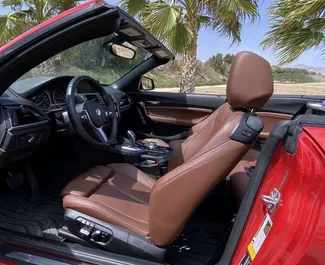 BMW 218i Cabrio 2020 con sistema A trazione anteriore, disponibile ad Alicante.