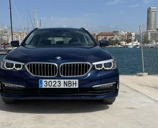 Noleggio BMW 530d. Auto Comfort, Premium per il noleggio in Spagna ✓ Cauzione di Deposito di 500 EUR ✓ Opzioni assicurative RCT.