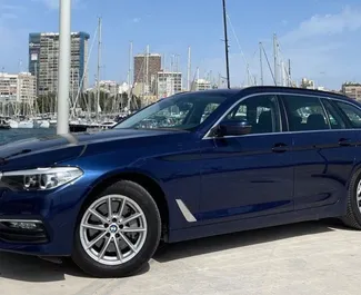 Noleggio auto BMW 530d 2017 in Spagna, con carburante Diesel e  cavalli di potenza ➤ A partire da 70 EUR al giorno.