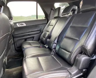 Ford Explorer 2018 con sistema A trazione integrale, disponibile a Tbilisi.