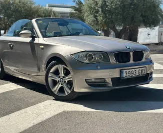Vista frontale di un noleggio BMW 120d Cabrio ad Alicante, Spagna ✓ Auto #13439. ✓ Cambio Automatico TM ✓ 0 recensioni.