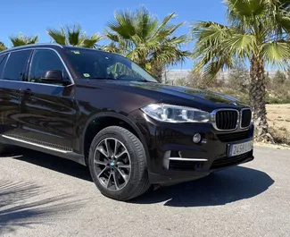 Vista frontale di un noleggio BMW X5 ad Alicante, Spagna ✓ Auto #13566. ✓ Cambio Automatico TM ✓ 0 recensioni.