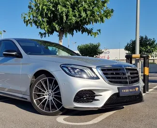 Vista frontale di un noleggio Mercedes-Benz S350 ad Alicante, Spagna ✓ Auto #13567. ✓ Cambio Automatico TM ✓ 0 recensioni.