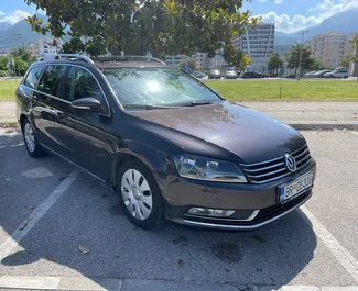 Vista frontale di un noleggio Volkswagen Passat Variant in Bar, Montenegro ✓ Auto #13418. ✓ Cambio Automatico TM ✓ 0 recensioni.