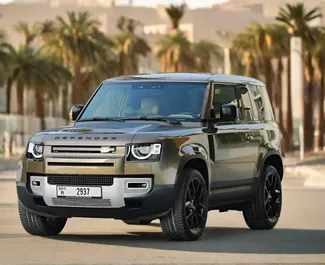 Vista frontale di un noleggio Land Rover Defender a Dubai, Emirati Arabi Uniti ✓ Auto #13459. ✓ Cambio Automatico TM ✓ 0 recensioni.