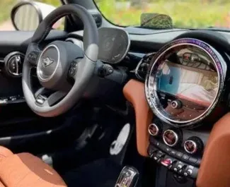 Noleggio auto Mini Cooper 2022 negli Emirati Arabi Uniti, con carburante Benzina e 136 cavalli di potenza ➤ A partire da 300 AED al giorno.