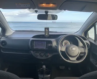 Motore Benzina da 1,3L di Toyota Vitz 2016 per il noleggio a Larnaca.