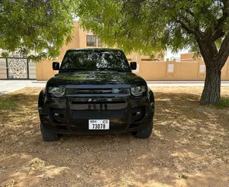Vista frontale di un noleggio Land Rover Defender a Dubai, Emirati Arabi Uniti ✓ Auto #13604. ✓ Cambio Automatico TM ✓ 0 recensioni.
