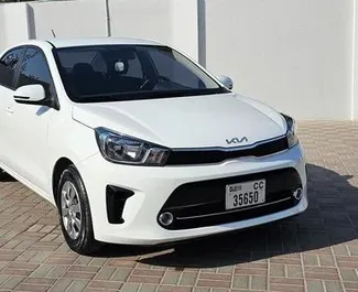 Vista frontale di un noleggio Kia Pegas a Dubai, Emirati Arabi Uniti ✓ Auto #14009. ✓ Cambio Automatico TM ✓ 0 recensioni.