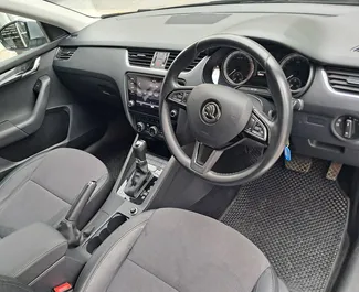 Skoda Octavia 2021 disponibile per il noleggio a Limassol, con limite di chilometraggio di illimitato.