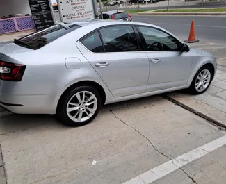 Noleggio Skoda Octavia. Auto Comfort per il noleggio a Cipro ✓ Cauzione di Deposito di 400 EUR ✓ Opzioni assicurative RCT, CDW.