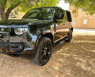 Noleggio auto Land Rover Defender 2024 negli Emirati Arabi Uniti, con carburante Benzina e 395 cavalli di potenza ➤ A partire da 800 AED al giorno.