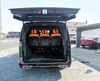 Noleggio auto Mercedes-Benz Viano 2023 negli Emirati Arabi Uniti, con carburante Benzina e 190 cavalli di potenza ➤ A partire da 1300 AED al giorno.