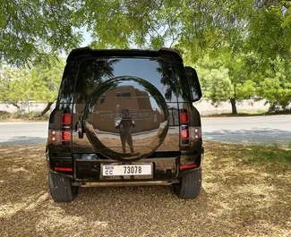 Motore Benzina da 5,0L di Land Rover Defender 2024 per il noleggio a Dubai.