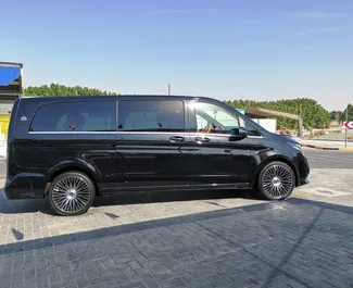 Noleggio Mercedes-Benz Viano. Auto Comfort, Premium, Monovolume per il noleggio negli Emirati Arabi Uniti ✓ Cauzione di Deposito di 2500 AED ✓ Opzioni assicurative RCT.